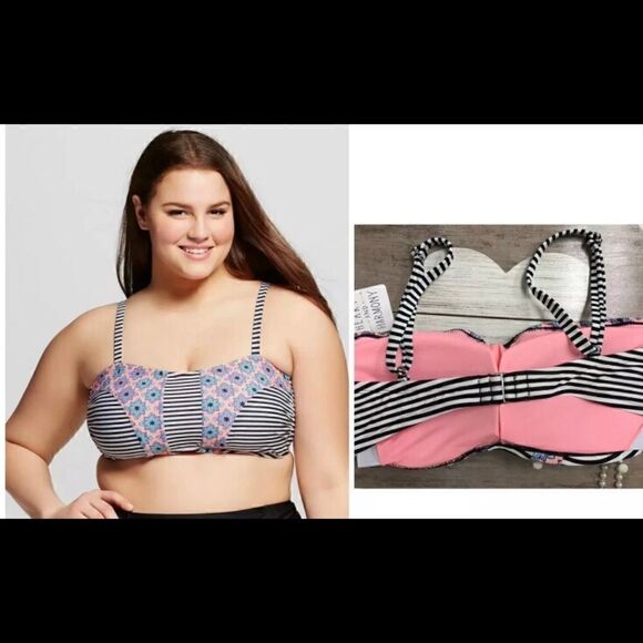 Heart & Harmony bikini top with stripes with colorful geometric shapes - Picture 1 of 4